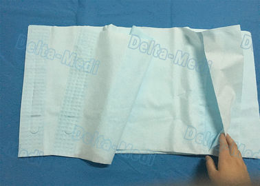 Babadores de papel descartáveis pacientes com bolso, 2 exercem/3 dobras dos babadores descartáveis impressos costume