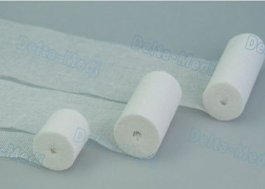 As esponjas 100% estéreis absorventes da gaze do algodão rolam a cor branca para a fixação sem fôlego